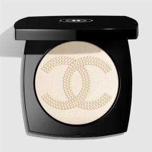 P Iluminador Les Symboles De Chanel Les Perles, Chanel.jpg